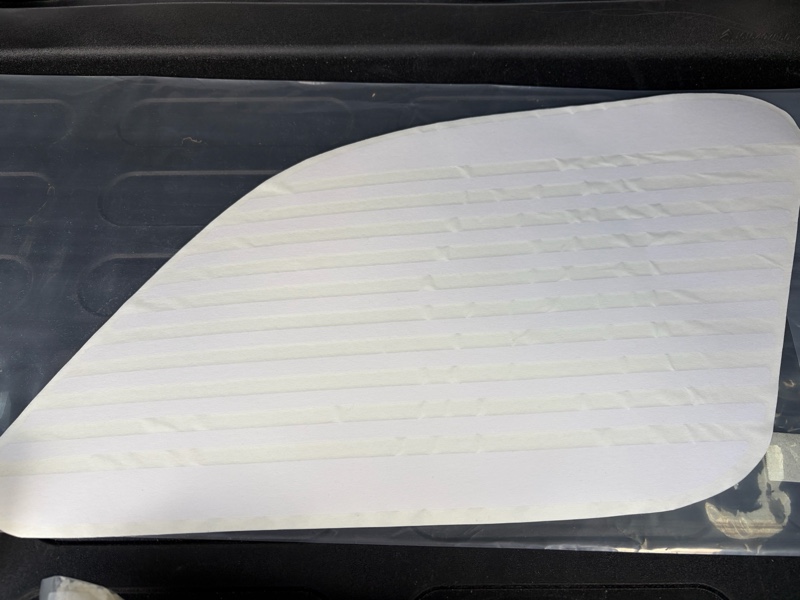 リアクォーターウィンドウ色落ち（シトロエン C3 エアクロスSUV・A8