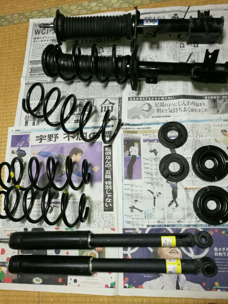 スズキ(純正) スイフトRS(ZC72S)純正ショックアブソーバー のパーツ