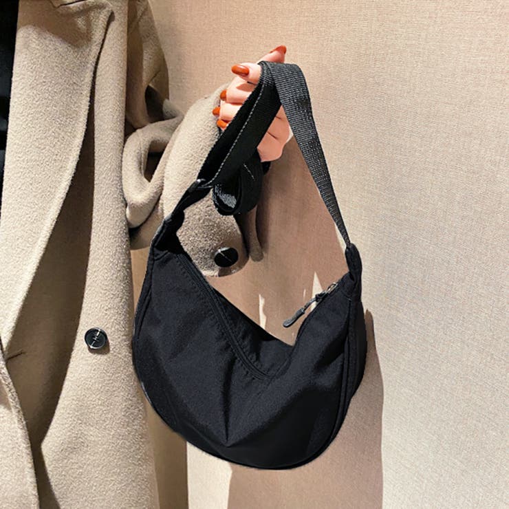 ミニマルナイロンクロスボディバック[品番：ADEW0003739]｜ad thie