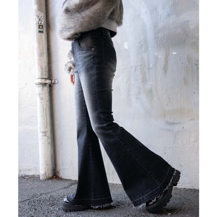ローライズスーパーフレアデニムパンツ[品番：WG010093041]｜WEGO