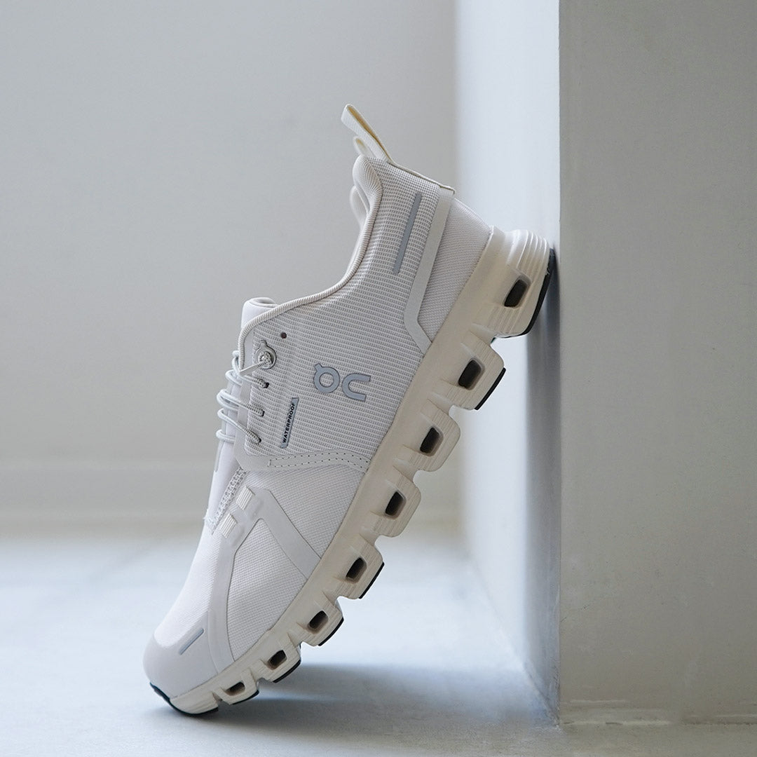 ON（オン） クラウド 6 ウォータープルーフ スニーカー レディース