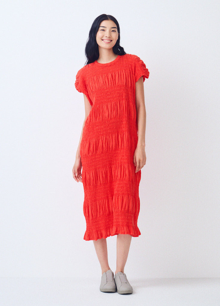 アイテムのご紹介「SHRINK STRIPE」 – isseymiyake.com