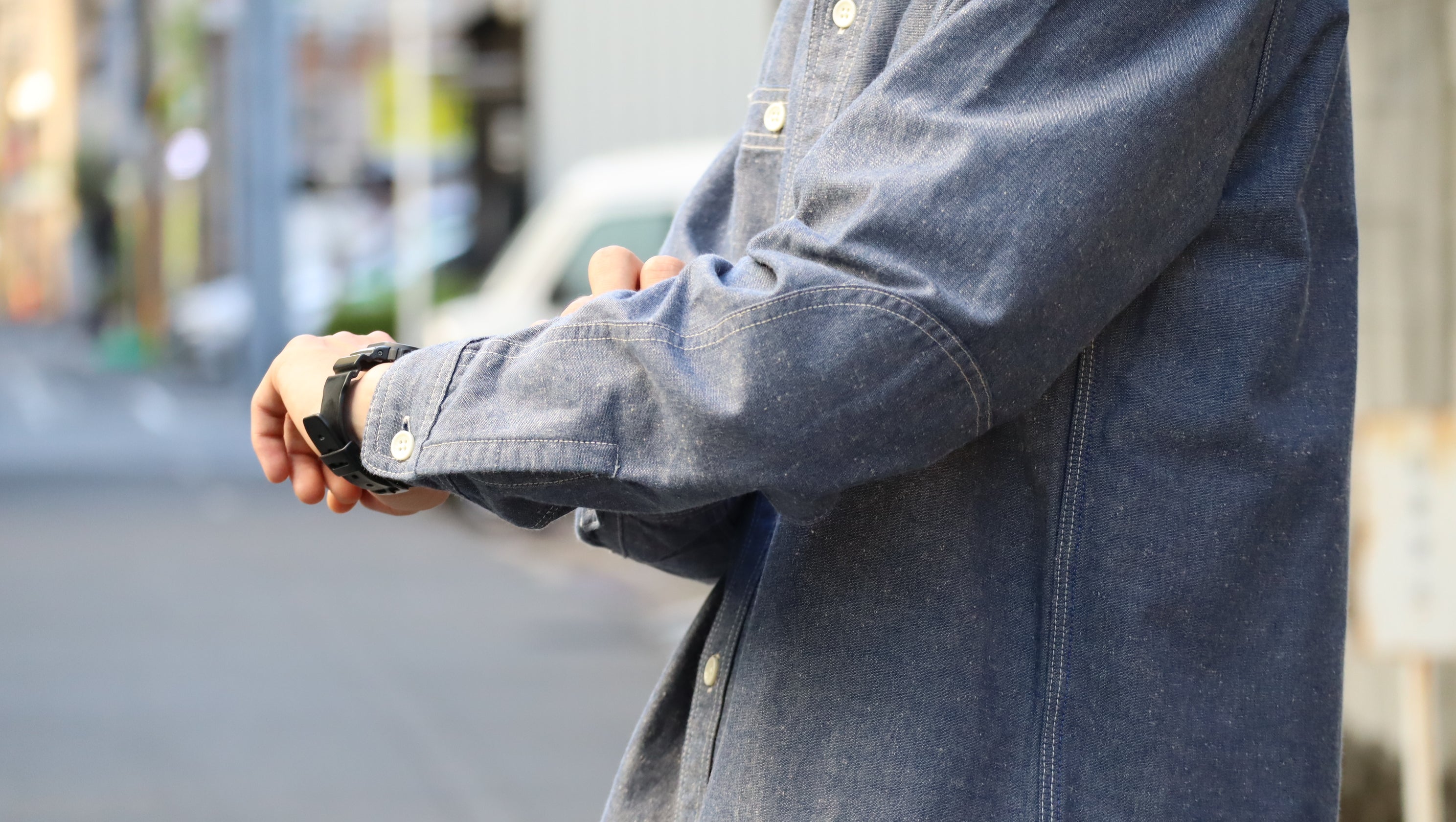 荒ぶる鼻息》CHAMBRAY SHIRT – ナイジェル・ケーボン オンラインストア