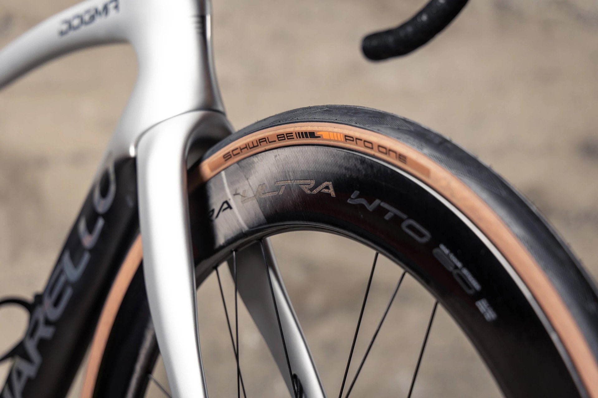 Campagnolo Bora Ultra WTO 60 C23 Wheelset - Disc Brake – Above