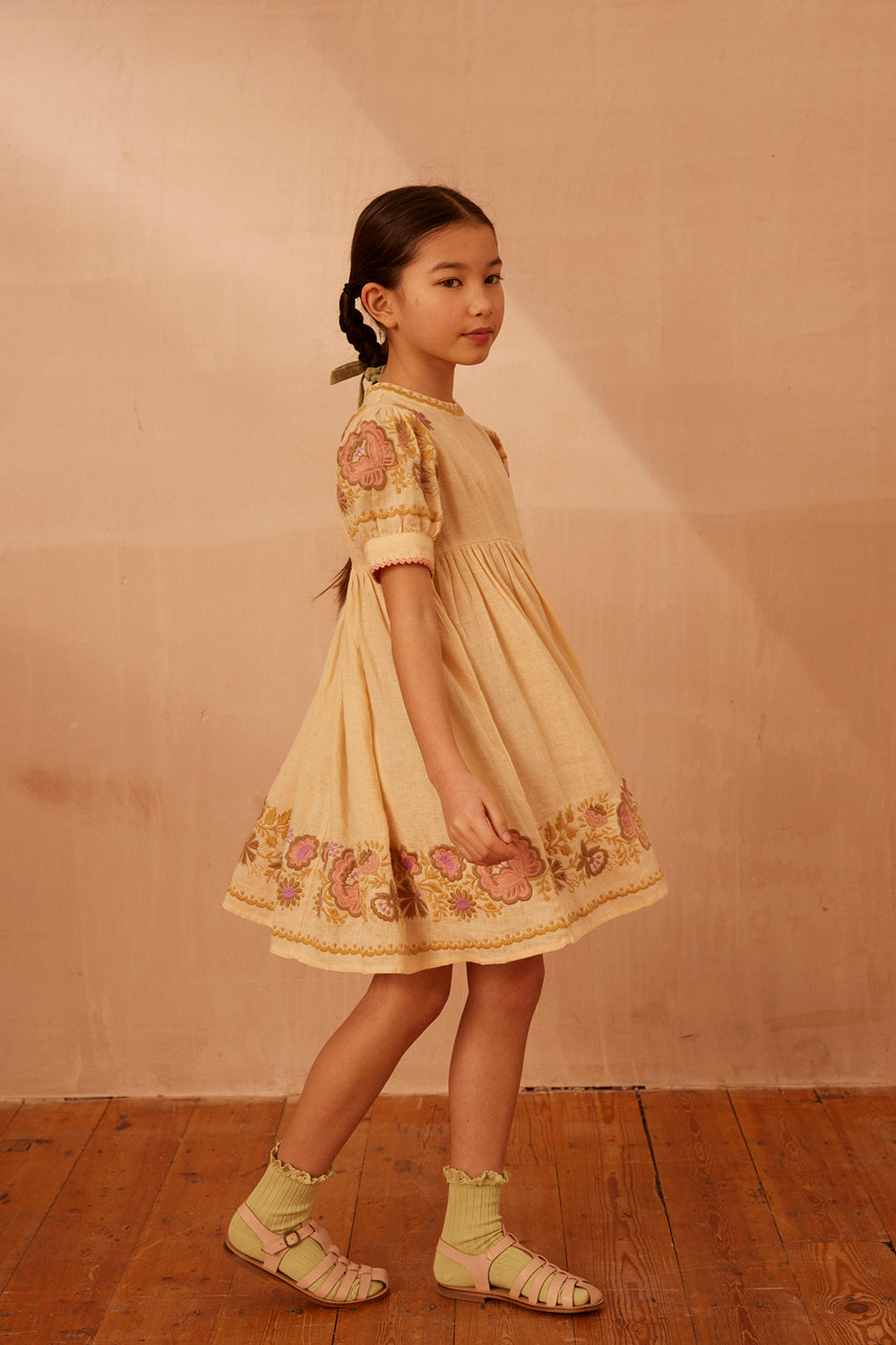 SS25 STUDIO – Apolina
