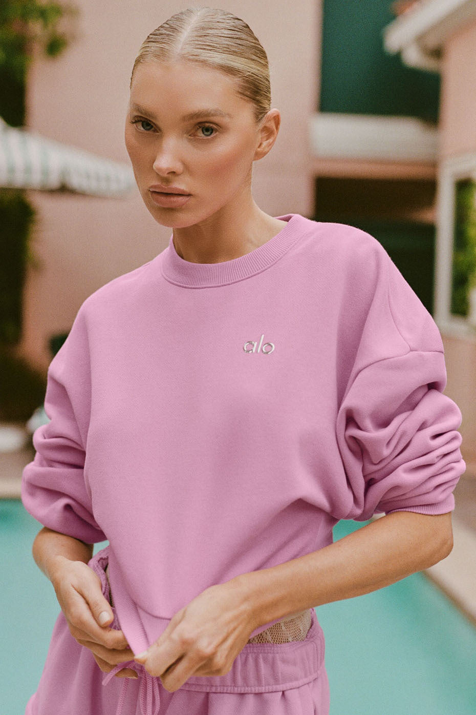 Cropped Accolade Crewneck - Pink Wild Rose | ALO
