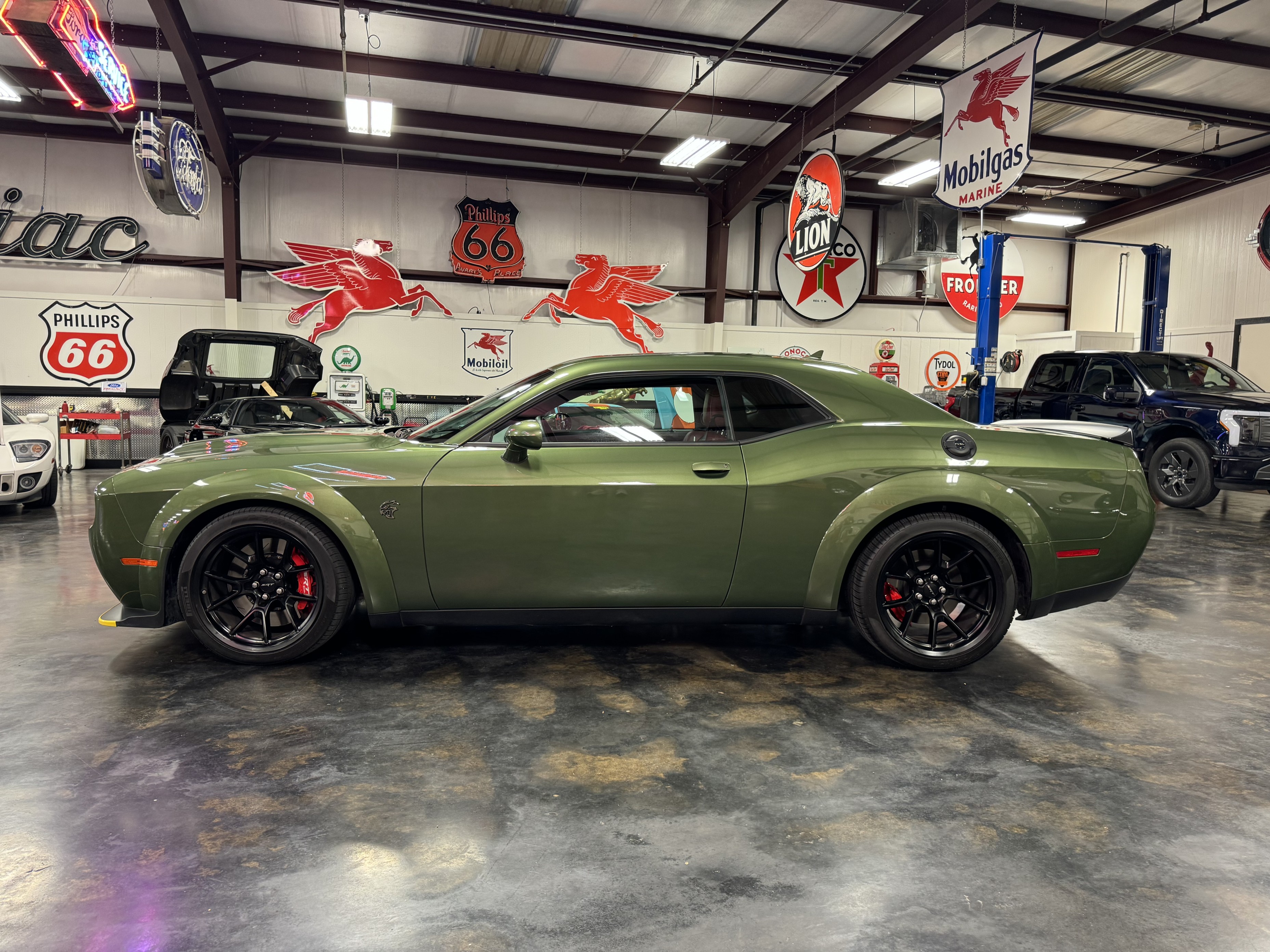 2023 Dodge Challenger SRT HELLCAT JAILBREAK REDEYE WIDE-BODY F8