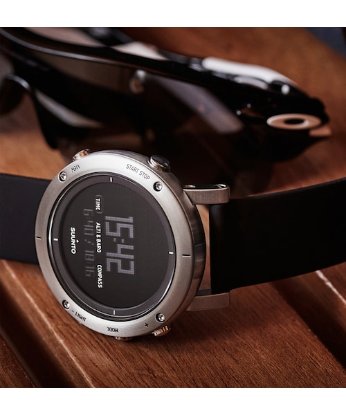 SUUNTO（スント）の「Suunto Core Brushed-Steel Digital Watch