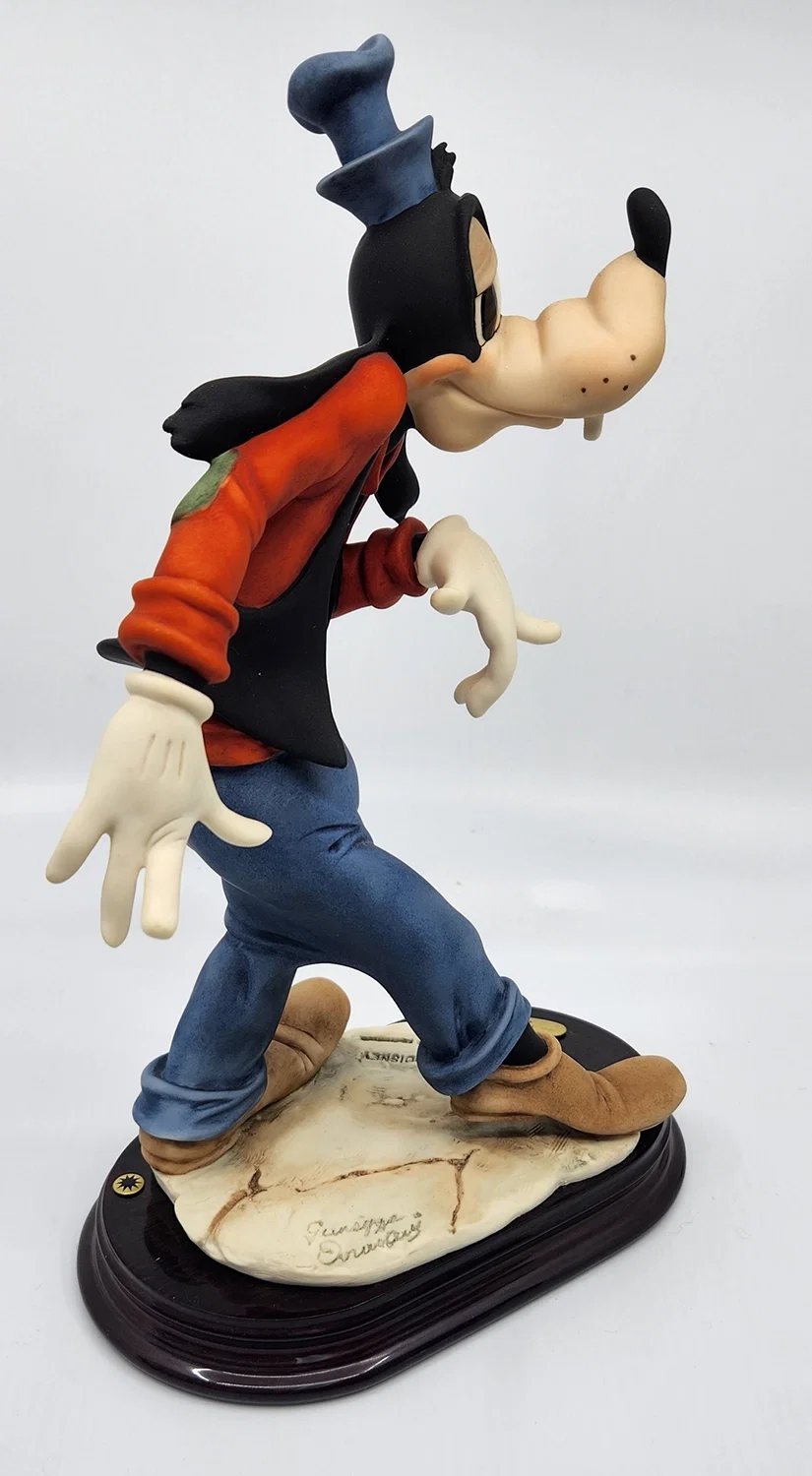 Goofy by Giuseppe Armani | Elegant Porcelain Figurine – Limited