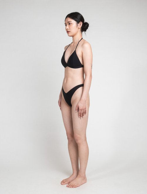 送料無料】台湾 ブラッククラシックブラック/エクストリームハイカット