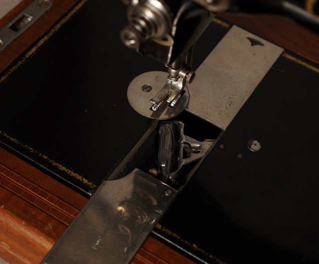 台湾 1900年代 ドイツ Gritzner 100年前のアンティーク手回しミシン