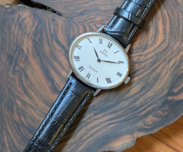 送料無料】台湾 希少な大型ケース ローマ数字 オメガ 手巻き