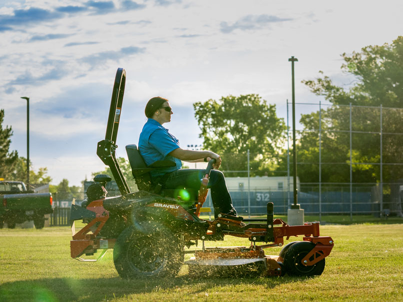New 2025 Gravely USA Pro-Turn ZX 52 in. Kawasaki FX691V 22 hp