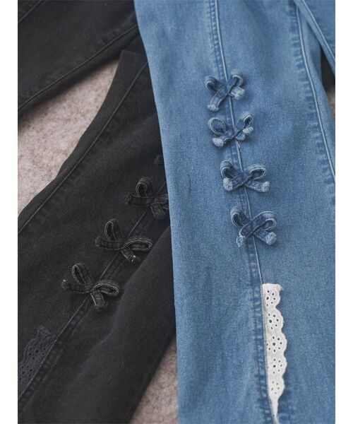 ribbonスリムフレアデニムパンツ（デニムパンツ）｜merry jenny