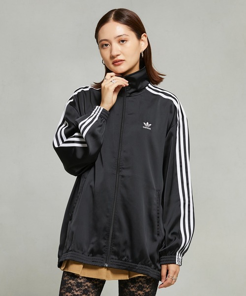 adidas（アディダス）の「ルーズ サテン トラックトップ / アディダス