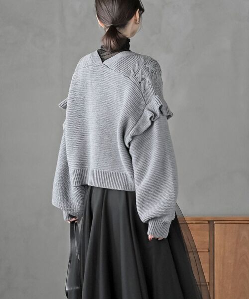 rps（アールピーエス）の「サイドレースアップケーブルフリルニット