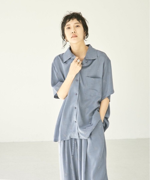 TODAYFUL（トゥデイフル）の「スワロウサテンシャツ（シャツ/ブラウス