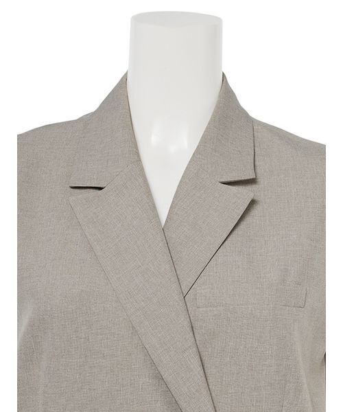 Mila Owen（ミラオーウェン）の「ピークドラペルジャケットライク