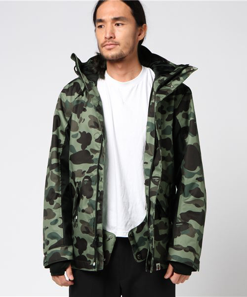 A BATHING APE（アベイシングエイプ）の「1ST CAMO SNOW BOARD JACKET