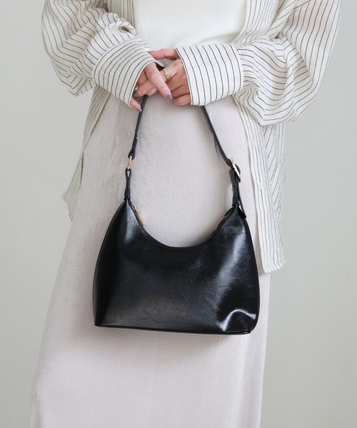 select MOCA（セレクトモカ）の「フェイクレザーミニホーボーバッグ