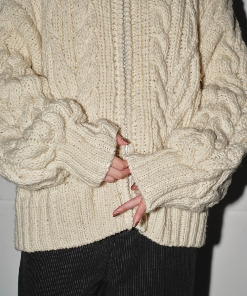 TODAYFUL（トゥデイフル）の「Volume Handknit Cardigan（ニット