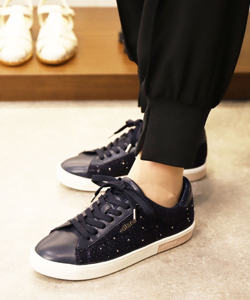 diana（プラスダイアナ）の「スタッズ付きスタンダードスニーカー