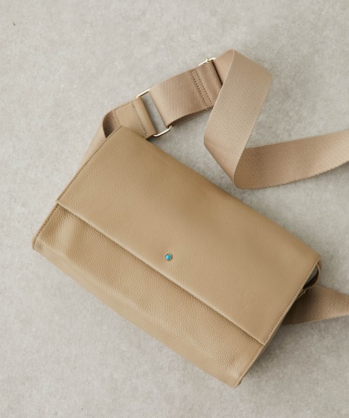 ear PAPILLONNER（イアパピヨネ）の「《本革》ワイドテープショルダー