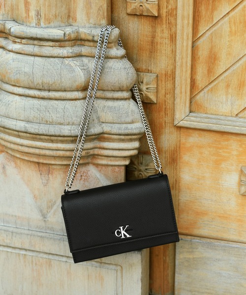 Calvin Klein（カルバン・クライン）の「スモールフラップチェーン