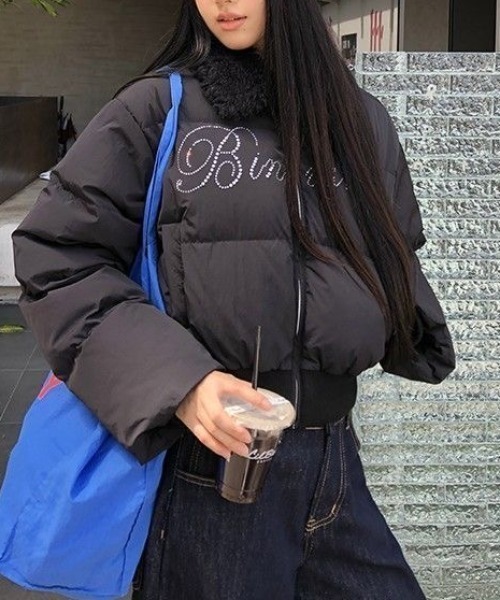 セール】もこもこ襟ラインストーン英字ロゴダウンジャケット（ダウン