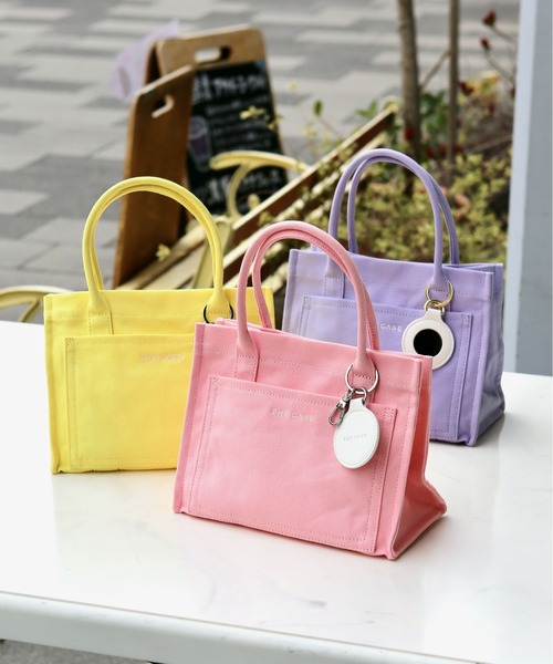 財布、スマホ、ポーチ、ペットボトルがちょうど収まるサイズ DAILY