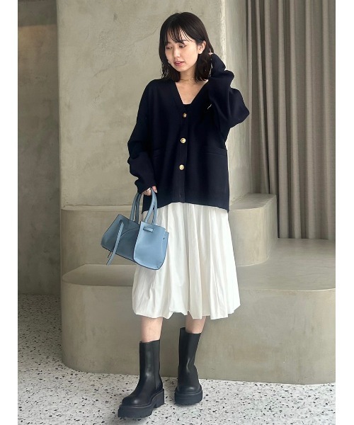 Mila Owen（ミラオーウェン）の「アップリケデザイン金釦Vネックニット