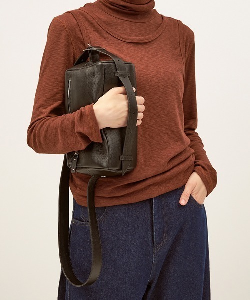 YENN（イエン）の「YENN クロスボディバッグ（ボディバッグ/ウエスト