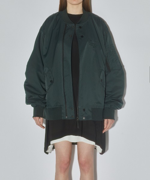 Onitsuka Tiger（オニツカタイガー）の「PRINTED BOMBER JACKET
