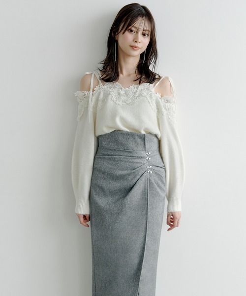 SNIDEL（スナイデル）の「レーストリミングオフショルプルオーバー