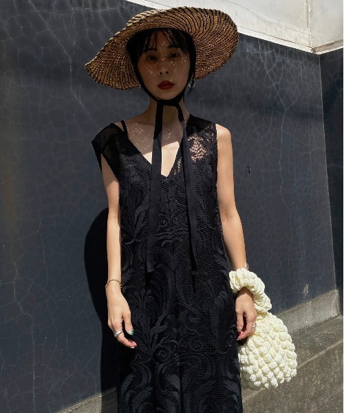 Ameri（アメリ）の「CHLOE V NECK ROMPERS（つなぎ/オールインワン