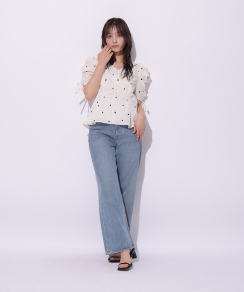 Rirandture（リランドチュール）の「ハート刺繍ペプラムブラウス