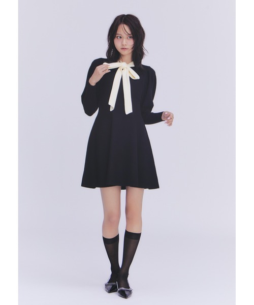 LILY BROWN（リリーブラウン）の「ボウタイリボンニットワンピース