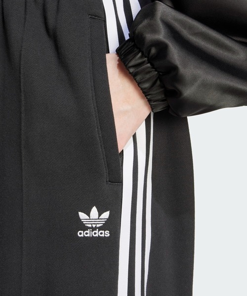 adidas（アディダス）の「スリーストライプス ルーズ フレンチテリー