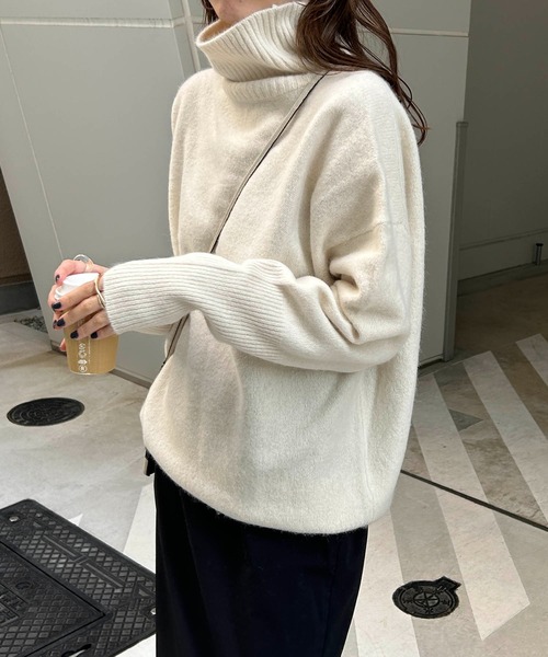 CAPRICIEUX LE'MAGE（カプリシューレマージュ）の「FOXウールタートル