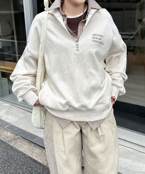 ANME（アンメ）の「ハーフジップエンブロイダリーロゴ裏毛スウェット