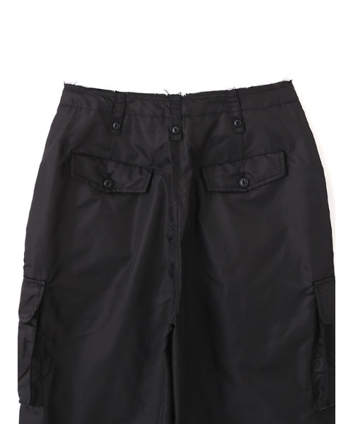 ETRE TOKYO（エトレトウキョウ）の「ベルテッドヘムカーゴパンツ