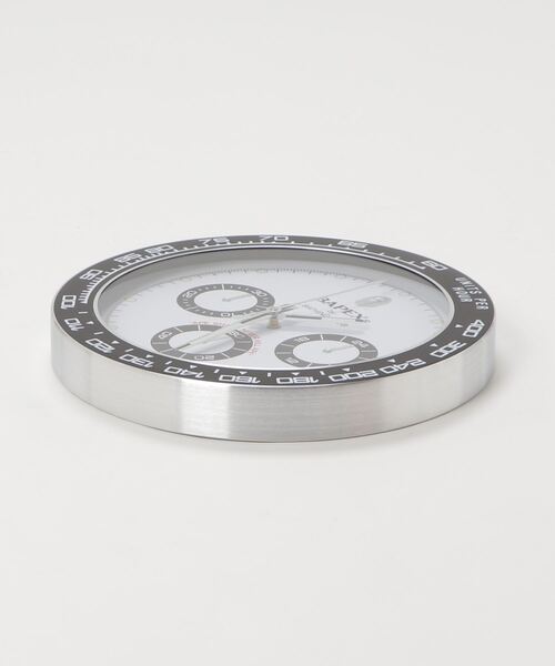 A BATHING APE（アベイシングエイプ）の「TYPE 4 BAPEX WALL CLOCK M