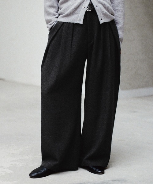 CROSS TUCK ARCH TWEED BAGGY SLACKS（スラックス）｜WYM LIDNM