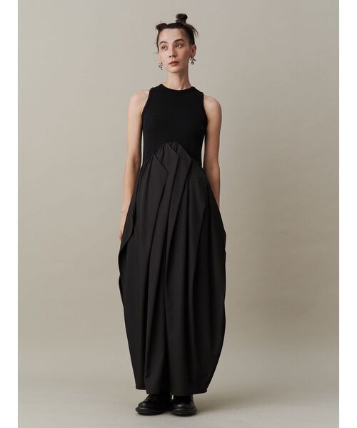 UN3D.（アンスリード）の「CURVE LINE TUCK SLEEVELESS OP / カーブ