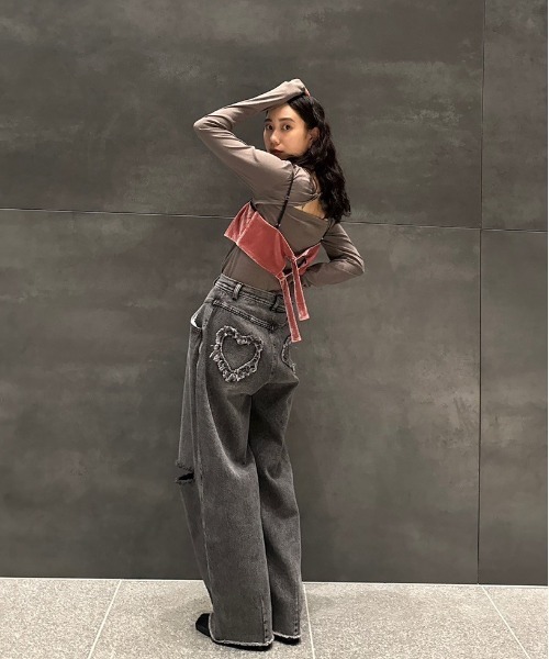 Ameri（アメリ）の「HEART PATCH DAMAGE DENIM PANTS（デニムパンツ
