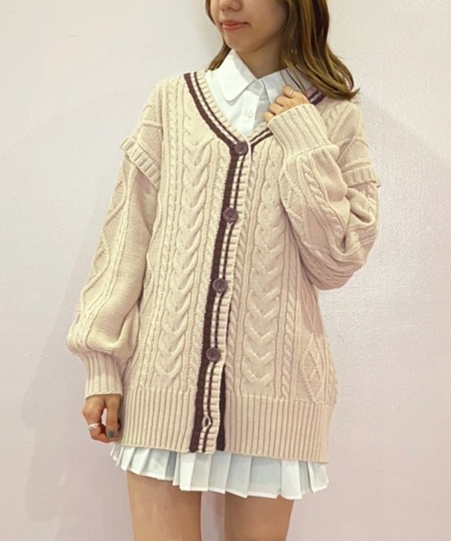 OLIVE des OLIVE（オリーブデオリーブ）の「ライン入りVネック