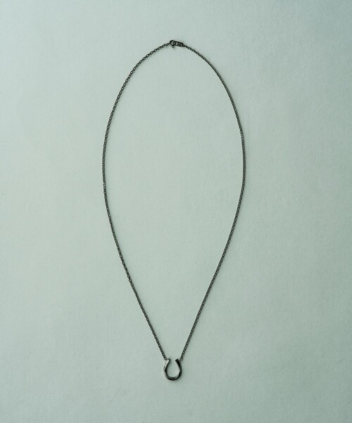 ete（エテ）の「○ホースシュー ブラックダイヤモンド ネックレス