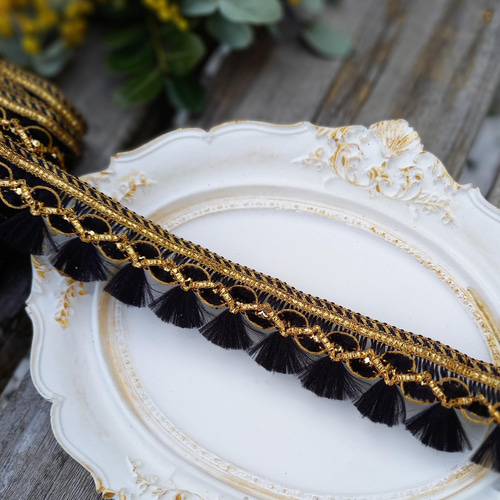 インド刺繍リボンno.131 (25cm・タッセル風ブレード・黒&ゴールド