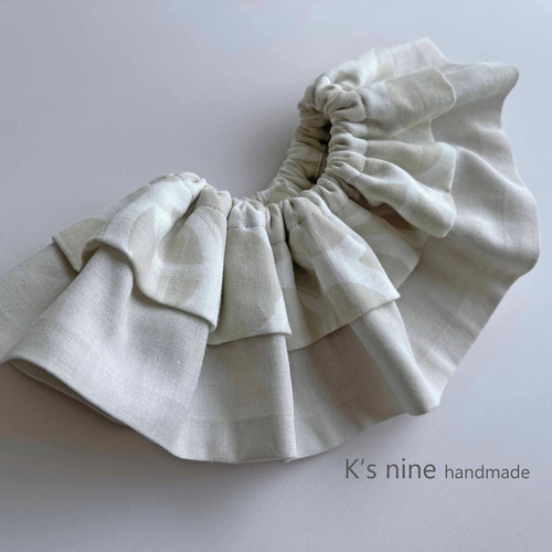 二段フリルのまんまるスタイ【 Paint circle &pale gray】 出産祝