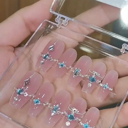 Lilith_nail☆ジェルネイルチップ☆オーダー受付中☆几何ネクレス